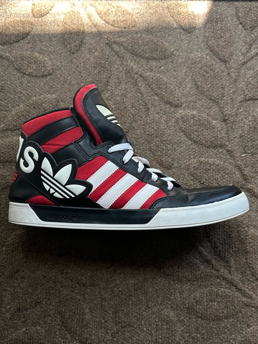 Adidas Hard court Hi Big Logo Men’s 11.5 Sneakers Basketball Red/Black G59802 - Picture 5 of 10